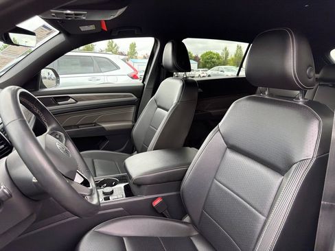 Used 2022 Volkswagen Atlas Cross Sport SE AWD/4WD image 16