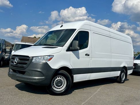 Used 2021 Mercedes-Benz Sprinter 2500 w/ Driver Convenience Package image 2