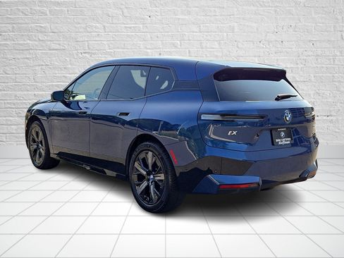 Used 2024 BMW iX xDrive50 w/ Sport Package AWD/4WD image 4