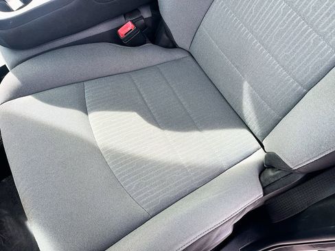 Used 2022 RAM 1500 Classic SLT RWD image 19