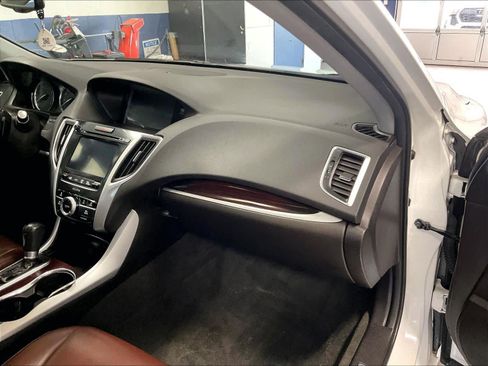 Used 2016 Acura TLX FWD image 13