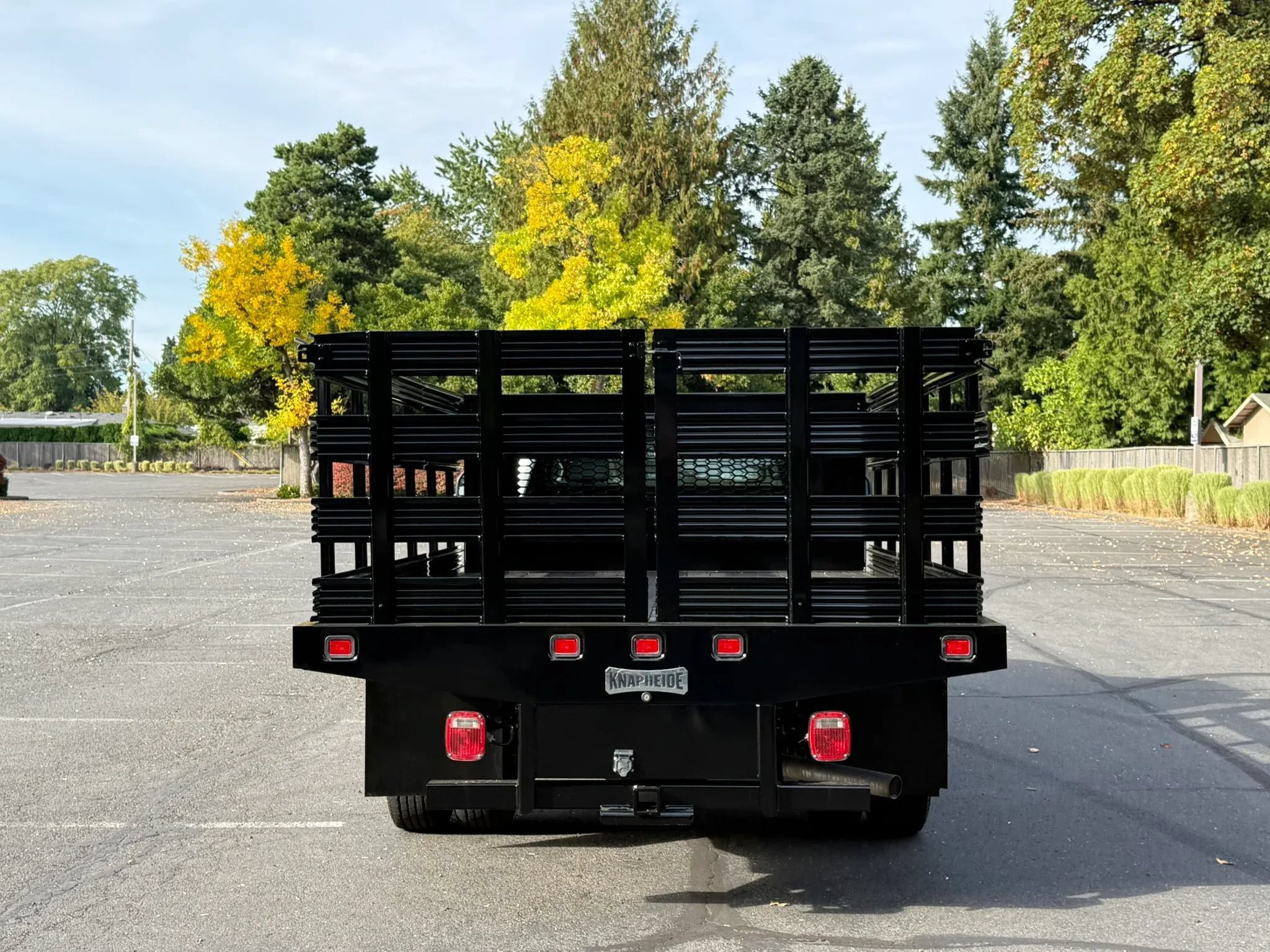 Used 2022 Ford F350 XL w/ Power Equipment Group RWD image 4