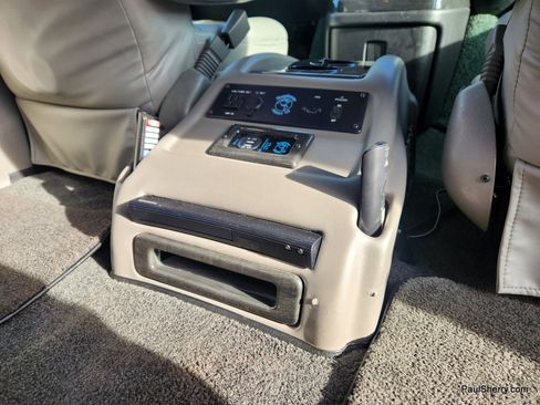 Used 2018 GMC Savana 2500 w/ Enhanced Convenience Package image 31