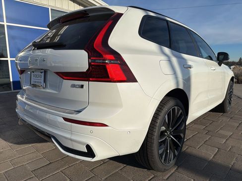 New 2026 Volvo XC60 B5 Ultra w/ Climate Package image 3