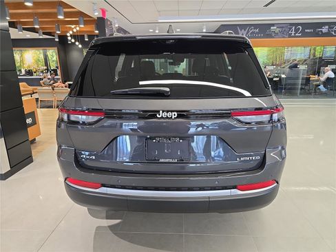 New 2026 Jeep Grand Cherokee Limited image 4