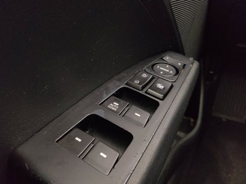 Used 2019 Hyundai Elantra SE w/ Cargo Package FWD image 27