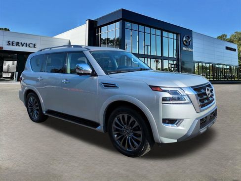Used 2023 Nissan Armada Platinum w/ Captain's Chairs Package AWD/4WD image 2