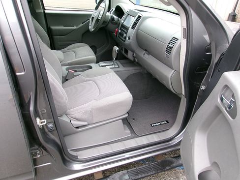 Used 2019 Nissan Frontier SV AWD/4WD image 10