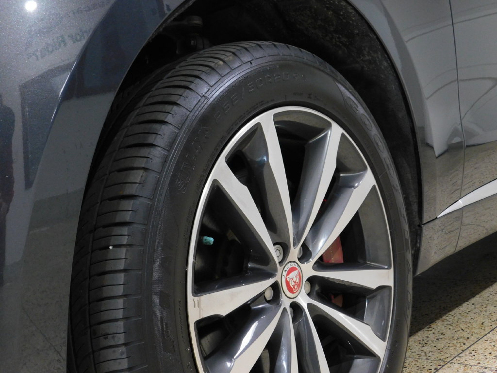 Used 2023 Jaguar F-PACE R-Dynamic S AWD/4WD image 18