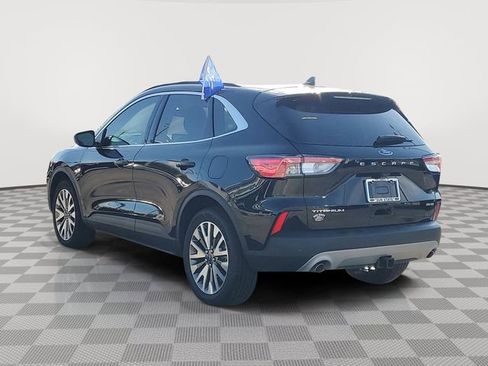 Certified 2022 Ford Escape Titanium w/ Class II Trailer Tow Package image 4