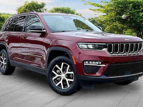 Used 2024 Jeep Grand Cherokee Limited AWD/4WD image 1