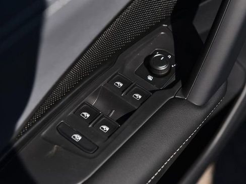 New 2026 Volkswagen Tiguan SE R-Line image 8