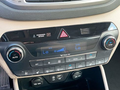 Used 2016 Hyundai Tucson Limited w/ Option Group 03 FWD image 16