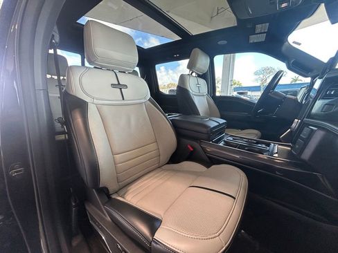 Used 2023 Ford F150 Lightning Platinum image 33