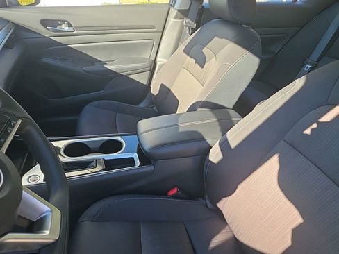 Used 2024 Nissan Altima 2.5 SV image 22