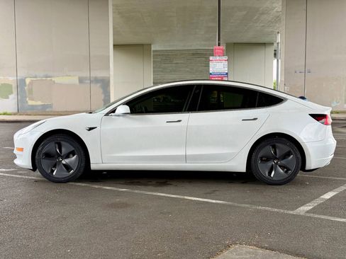 Used 2019 Tesla Model 3 Standard Range Plus image 54