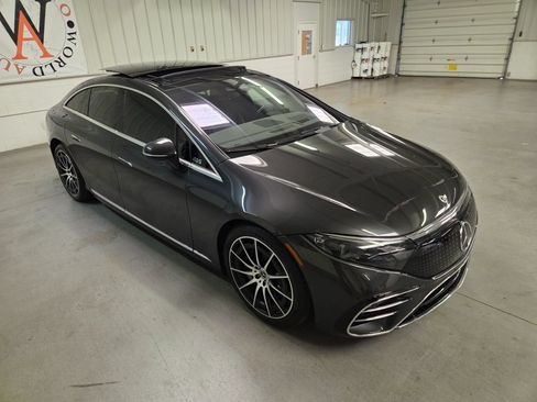 Used 2022 Mercedes-Benz EQS 450+ Sedan image 11