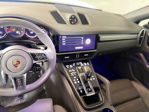 Used 2023 Porsche Cayenne S Platinum w/ Premium Package Plus image 16