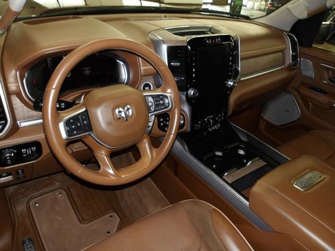 Used 2023 RAM 1500 Limited AWD/4WD image 9