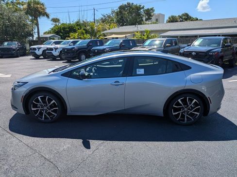 New 2025 Toyota Prius Plug-In Hybrid image 7
