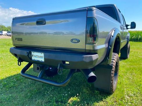 Used 2004 Ford F250 Lariat image 3