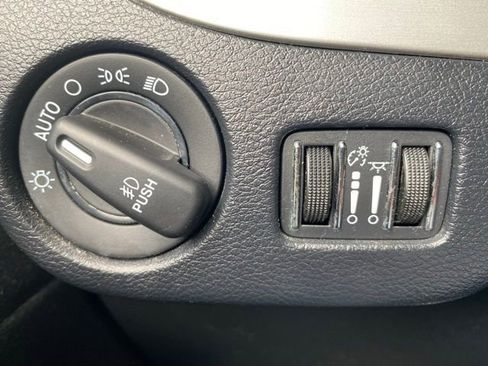 Used 2019 Dodge Grand Caravan GT FWD image 26