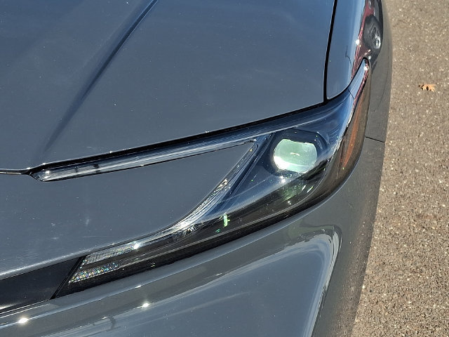 Used 2025 Toyota Camry LE FWD image 9