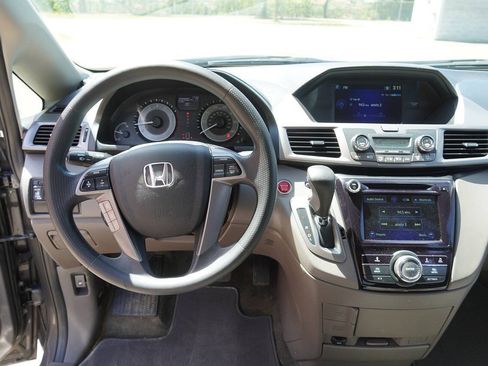 Used 2015 Honda Odyssey EX image 18