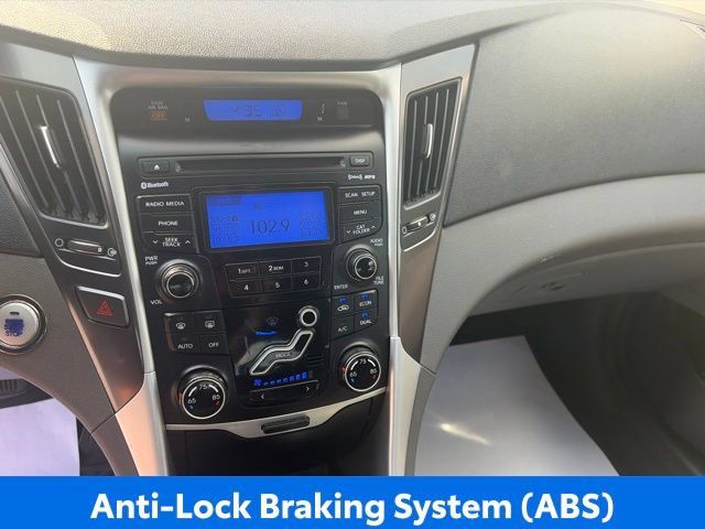 Used 2012 Hyundai Sonata Hybrid w/ Leather Pkg FWD image 16