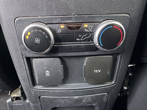 Used 2023 Ford Explorer XLT w/ Equipment Group 202A AWD/4WD image 15