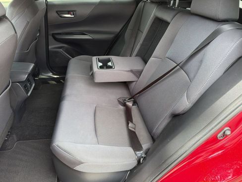 Used 2022 Toyota Venza LE AWD/4WD image 15