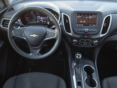 Used 2020 Chevrolet Equinox LT image 22
