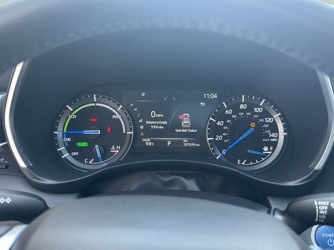 Used 2021 Toyota Highlander XLE FWD image 34