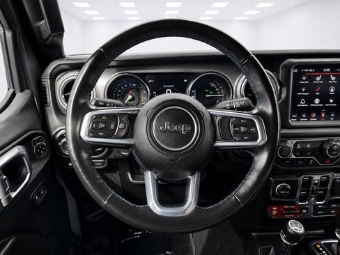 Used 2023 Jeep Wrangler Unlimited Rubicon 4xe w/ Cold Weather Group AWD/4WD image 33