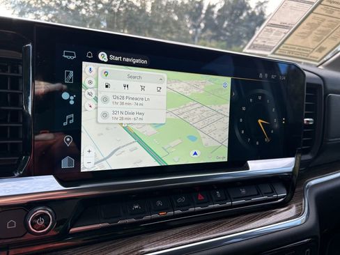 Used 2025 Chevrolet Silverado 1500 LT image 32