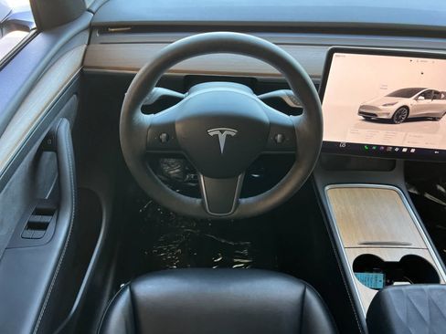 Used 2022 Tesla Model Y Long Range AWD/4WD image 15
