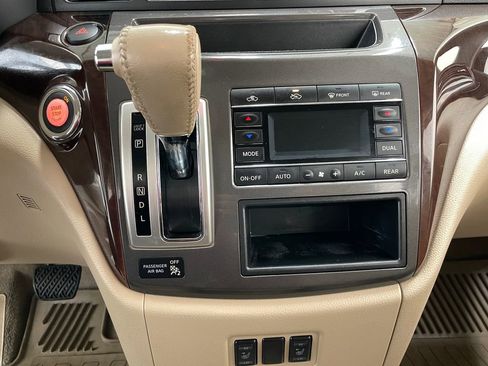 Used 2016 Nissan Quest SV w/ Leather Package FWD image 31