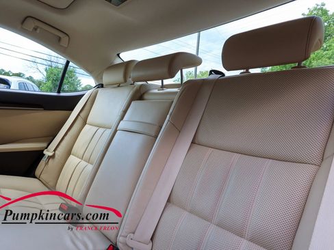 Used 2016 Lexus ES 350 w/ Luxury Package w/Wood Trim FWD image 24