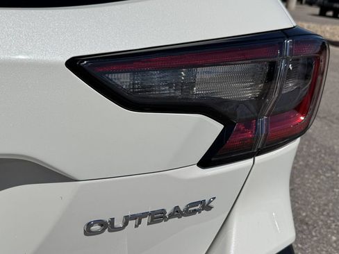 Used 2024 Subaru Outback Premium AWD/4WD image 8