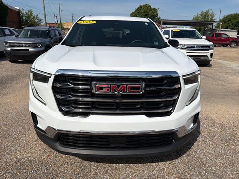 Used 2025 GMC Acadia Elevation FWD image 7
