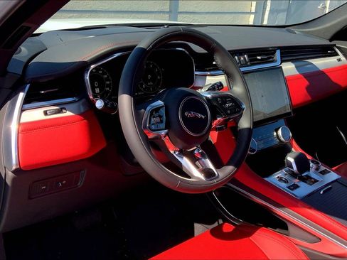New 2026 Jaguar F-PACE R-Dynamic S image 4