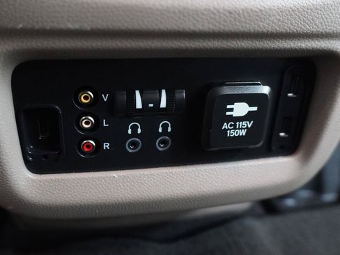 Used 2016 Honda Pilot Elite image 28