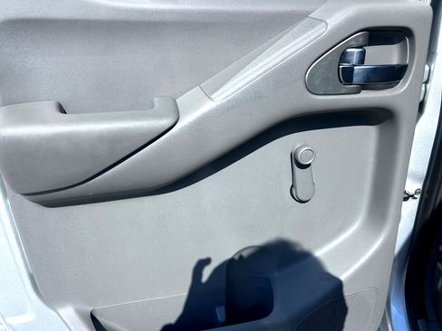 Used 2018 Nissan Frontier S image 15