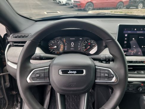 Used 2023 Jeep Compass Latitude AWD/4WD image 26