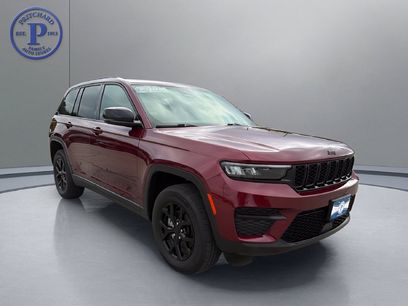 Used 2025 Jeep Grand Cherokee Altitude