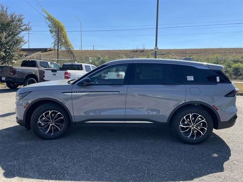 New 2026 Lincoln Nautilus Premier image 6