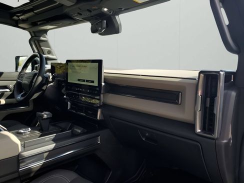 New 2026 GMC Hummer EV SUV AWD/4WD image 17