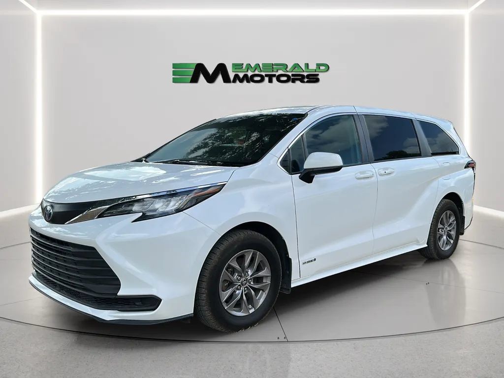 Used 2021 Toyota Sienna FWD image 1