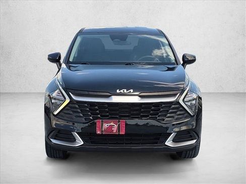 Used 2023 Kia Sportage LX FWD image 2