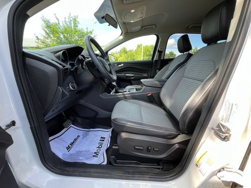 Used 2019 Ford Escape SE FWD image 10